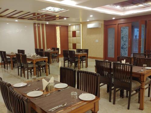 Gallery image of HOTEL SHIVOY GRAND in Varanasi