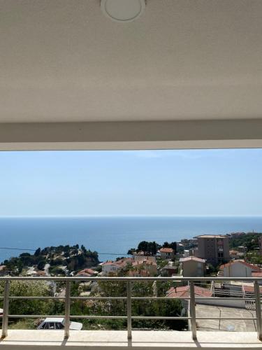 Γενική θέα στη θάλασσα ή θέα στη θάλασσα από  αυτό το διαμέρισμα