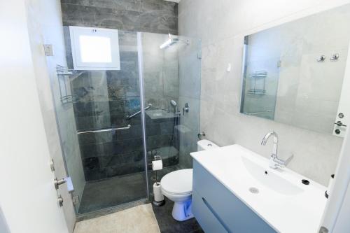 Koupelna v ubytování Mandy's Place - By Soroka Medical Center and BGU