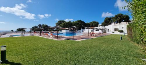 Πισίνα στο ή κοντά στο Albufeira Jardim by Umbral