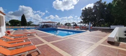 Πισίνα στο ή κοντά στο Albufeira Jardim by Umbral