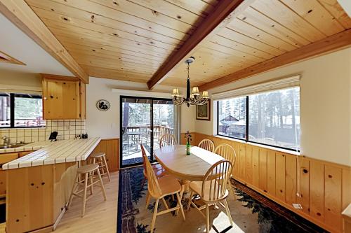 Charming Beachwalker Cabin – Photos 3