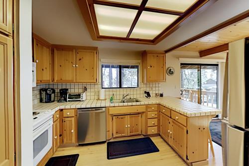 Charming Beachwalker Cabin – Photos 4