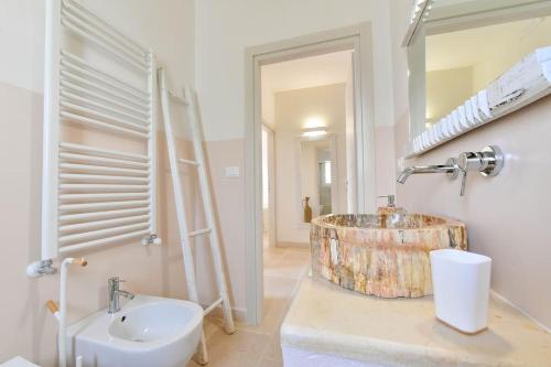 Koupelna v ubytování Tenuta San Giovanni - Private pool