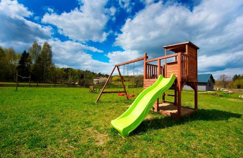 Kawasan permainan kanak-kanak di Domki pod jabłonką