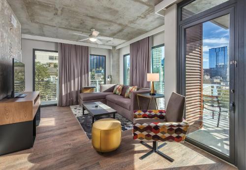 Area tempat duduk di Club Wyndham Austin