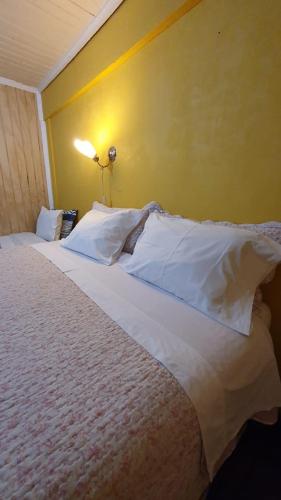 Cama o camas de una habitación en Hostal Las Heras