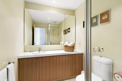 Ένα μπάνιο στο Apartment 25 Kalimna