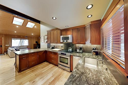 Westshore Oasis – Photos 3