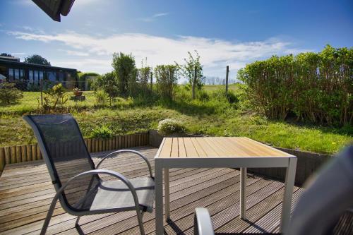 Κήπος έξω από το Ferienwohnung mit Terrasse in ruhiger Lage - Haus Südperd FeWo Strandwinde