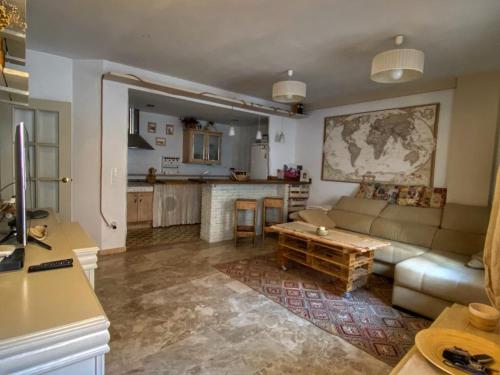Kuchyň nebo kuchyňský kout v ubytování La casa de Payán con parking gratuito!