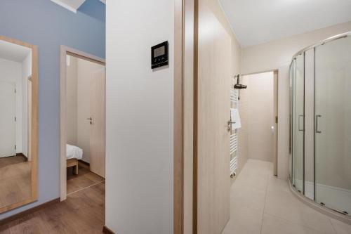 Ένα μπάνιο στο Metropolitan Star Apart Hotel