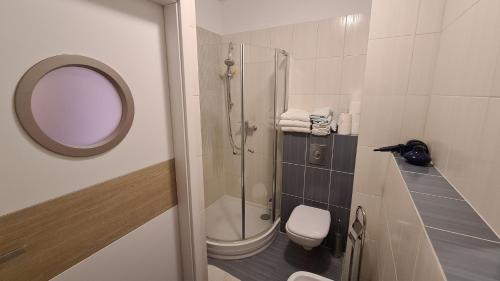 Kylpyhuone majoituspaikassa Baltic Vista