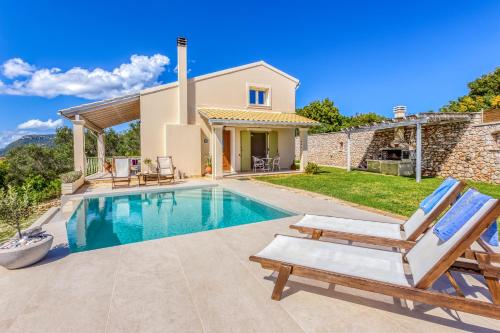 Private House ''Tramountana'' - Sea view, pool tesisinde veya buraya yakın yüzme havuzu