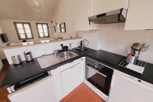 Cosy Apt With Balcony – Photos 2