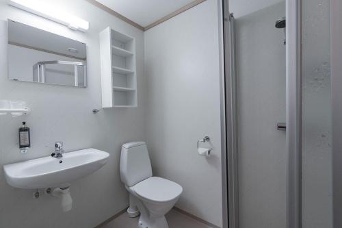 Ένα μπάνιο στο Nermo Hotel & Apartments
