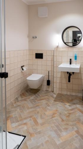 Bilik mandi di Altstadt-Hotel