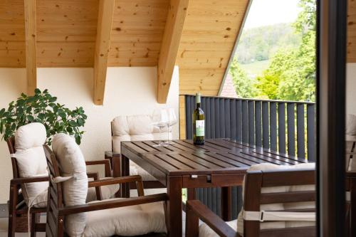 Posezení v ubytování Design Wohnung `Eiche´ auf dem Bodanrück