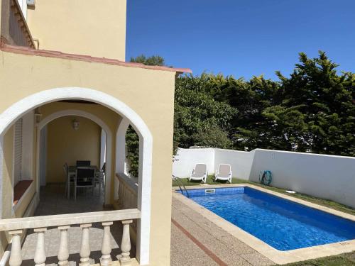 Imagen de la galería de Chalet Villafranca Menorca con piscina privada, en Cala'n Bosch