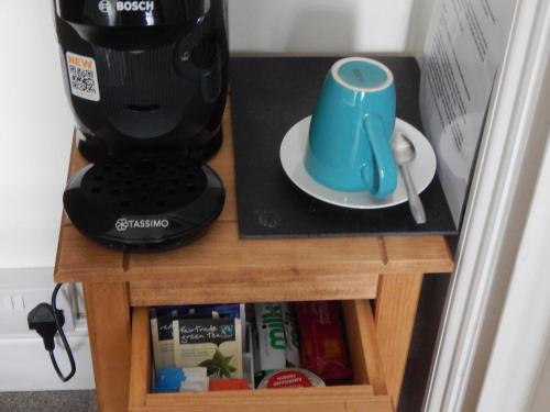 Kemudahan buat kopi dan teh di The Garfield Guest House