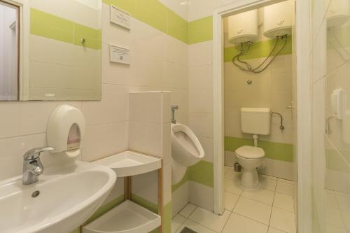 Koupelna v ubytování Hostel Split Backpackers