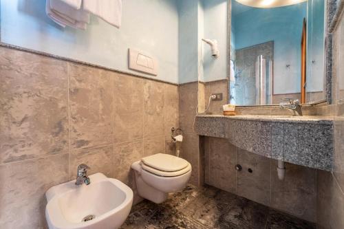 Phòng tắm tại Gardasol Romantic 1 Vista Lago