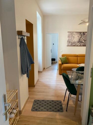 Кът за сядане в Magnifique appartement au centre ville avec parking privé et gratuit LE JARDIN DES PLANTES