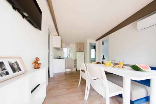 Cucina o angolo cottura di New Campsite in Cesenatico Camping Village
