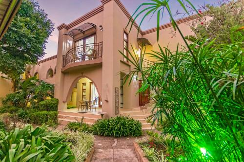 Κήπος έξω από το Dunton Guest House