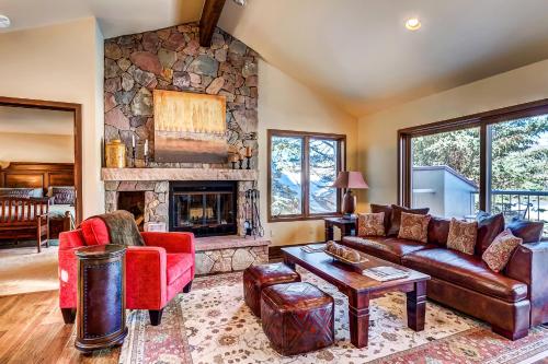 203 Arrowhead Drive – Photos 2