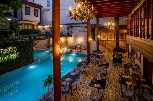 Bazén v ubytování Mediterra Art Hotel Antalya nebo v jeho okolí