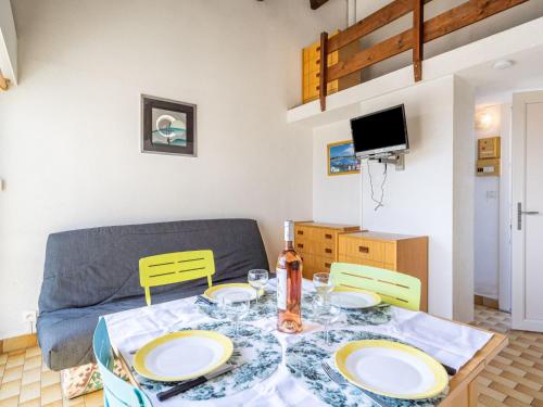 Studio Hameau de Pech I-2 by Interhome