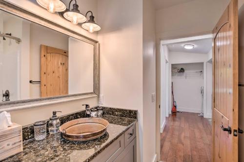 A bathroom at Cozy Cottage Yard and Deck, Walk to Downtown!