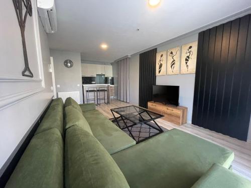 A seating area at On4 Rooms & Suites