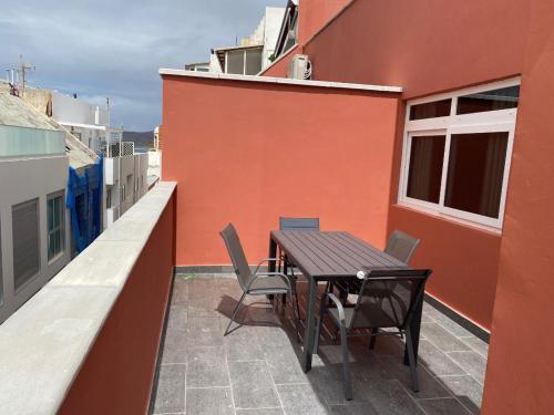 Las Canteras Ático con 28m2 de terraza Rosamar, Las Palmas de Gran Canaria  – Precios actualizados 2022