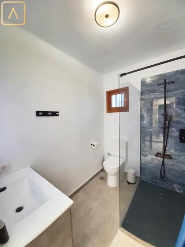 VILLA MAGICA 7 MINUTES WALK TO CENTER WITH POOL AND A/C