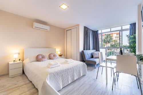 Sun Coast Benalmádena -- Superb studio with 4 pools, gardens & breakfast