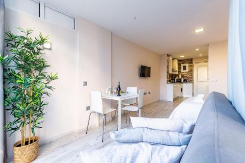 Sun Coast Benalmádena -- Superb studio near the beach with breakfast photo 6