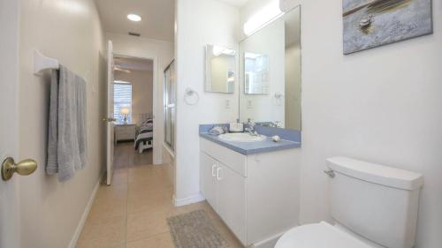 Et badeværelse på !NEW! Villa Sunshine private Pool