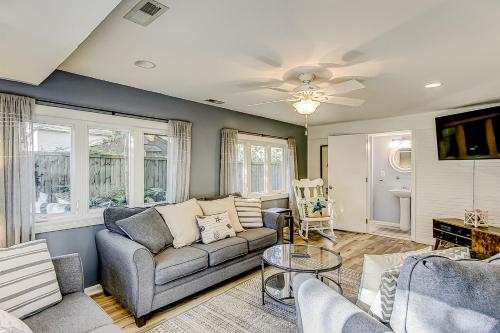 Posezení v ubytování 30 22nd Ave