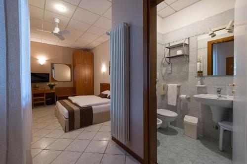 Kylpyhuone majoituspaikassa La Mimosa Lazise