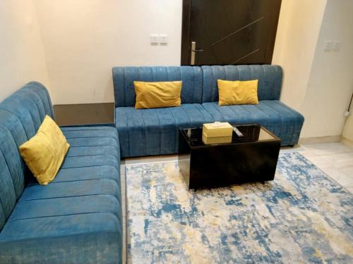 Posezení v ubytování Anfa furnished apartments
