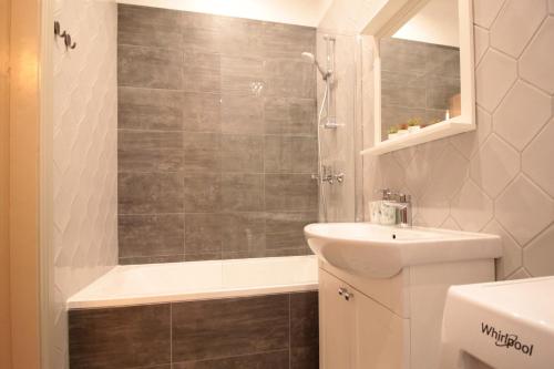 Gallery image of Charming 1BR apartment with bath in Quiet center of Riga in Rīga