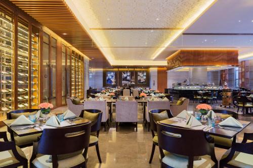 Restaurace v ubytování Wanda Realm Chifeng Hotel