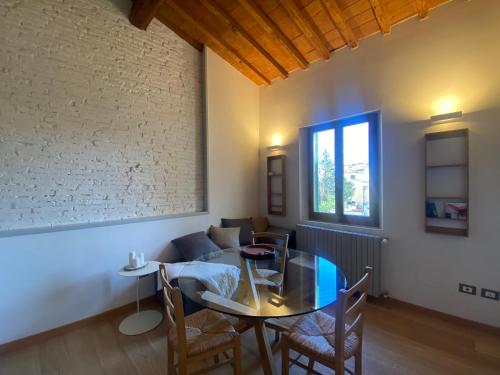 Giglio Apartment by Mamo Florence