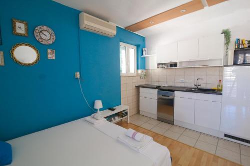 Apartment Bili-sea view apartment in the center