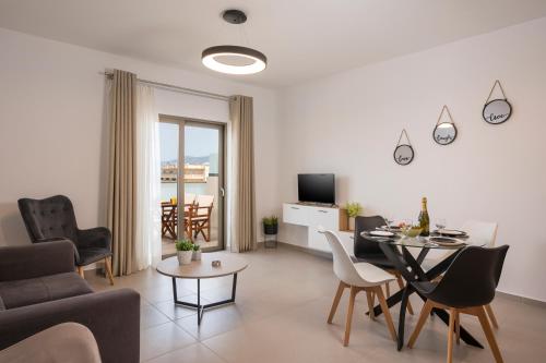 INDIGO BLUE Seaside Deluxe Apartments