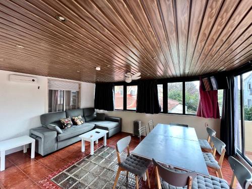 Flores Terrace Apartment