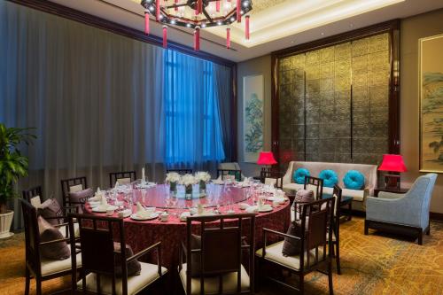 Posezení v ubytování Wanda Realm Chifeng Hotel