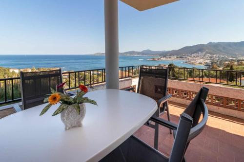 Grifeu 5 Apartamento luminoso con terraza y vistas